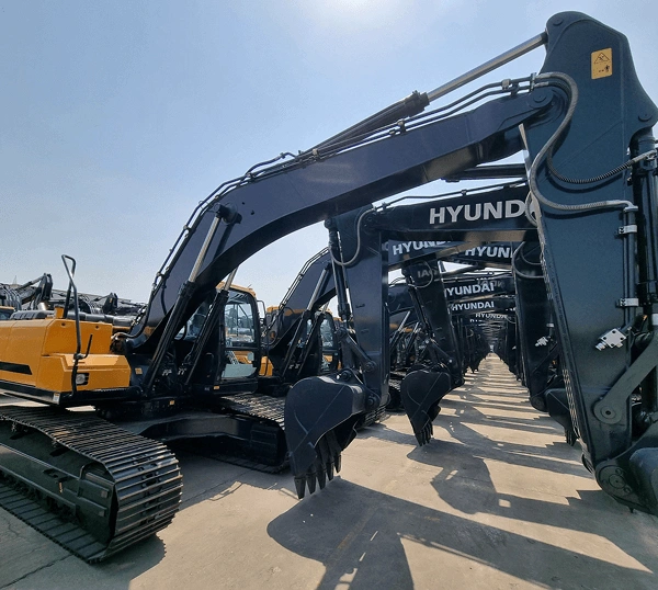 Heavy equipment sourcing and supply